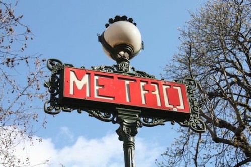 paris-metro-sign